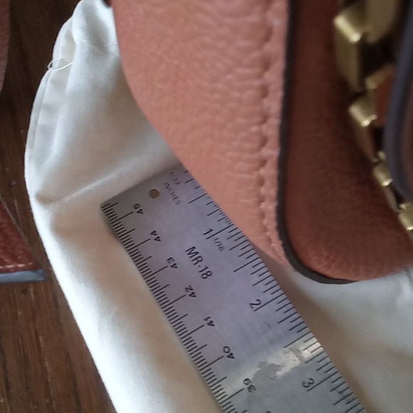 J Crew handbag with chain handle or crossbody style All leather w/ bag protector - Picture 4 of 7